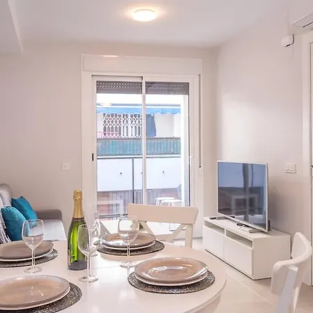 Modern 2br Walk To & Old Town Apartmán