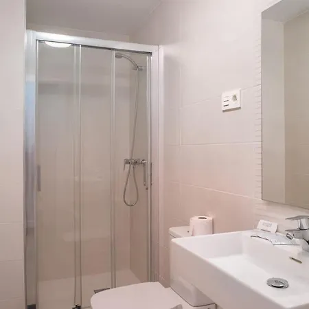 Modern 2br Walk To & Old Town Fuengirola